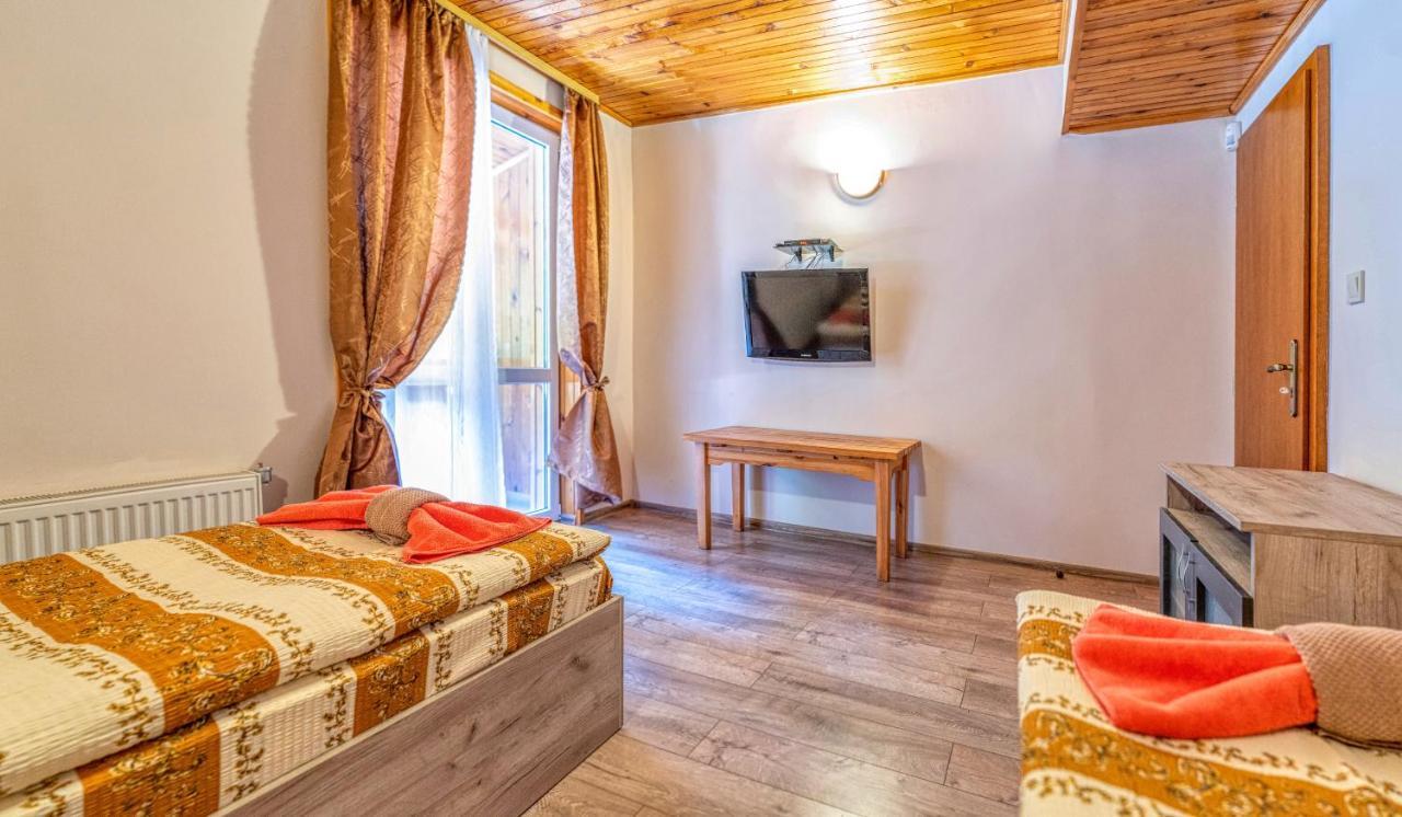Крушун - Единствена На Метри От Водопадите, Krushun - The Only Stay Just Meters From The Waterfalls กรูชูนา ภายนอก รูปภาพ