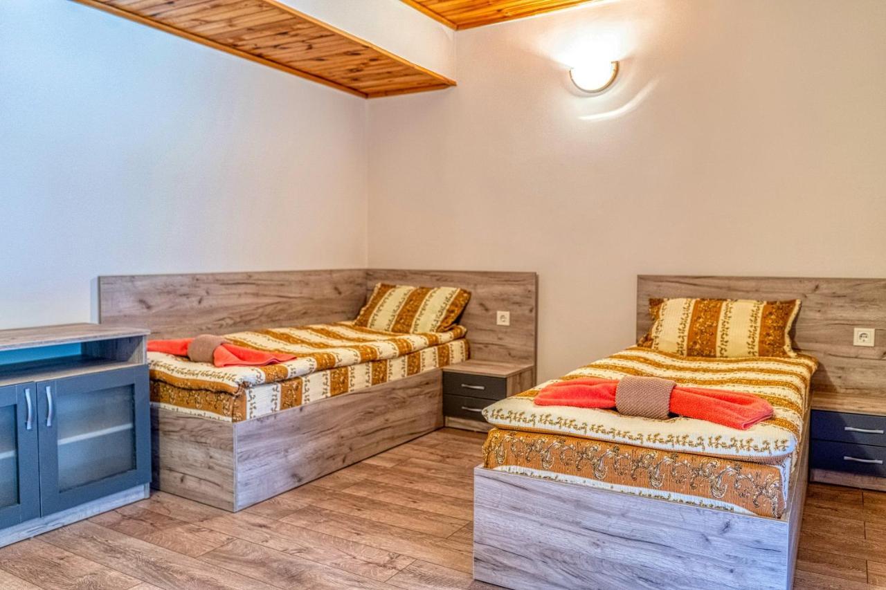 Крушун - Единствена На Метри От Водопадите, Krushun - The Only Stay Just Meters From The Waterfalls กรูชูนา ภายนอก รูปภาพ